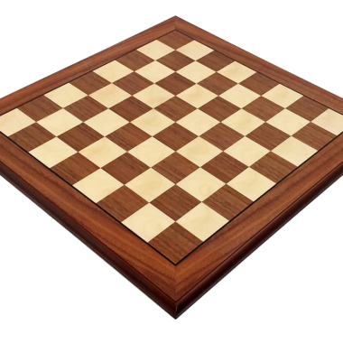 Échiquier en Bois de Noyer