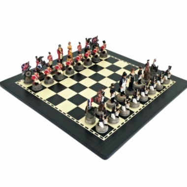 Conjunto Juego de Ajedrez Batalla de Waterloo y Tablero de Madera