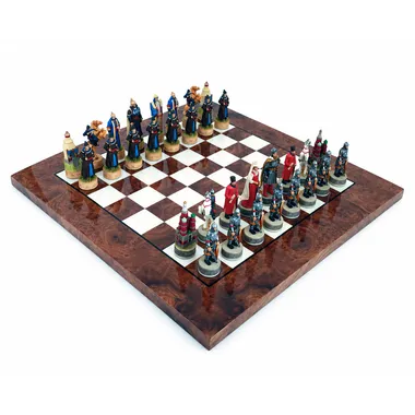 Juego de ajedrez completo rusos vs mongoles sobre tablero de madera lacada