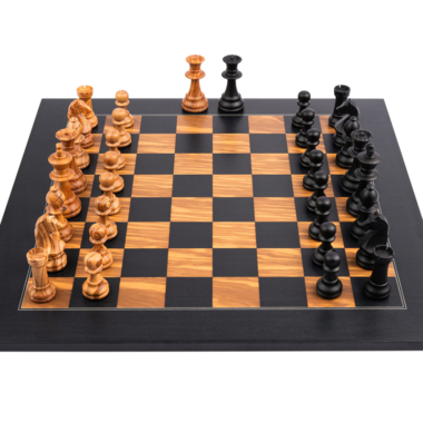 Alternative view of Piezas de Ajedrez de Madera de Olivo y de Buxo y Tablero de Ajedrez de Madera de Olivo y de Tulipero Negro con Caja de Almacenamiento