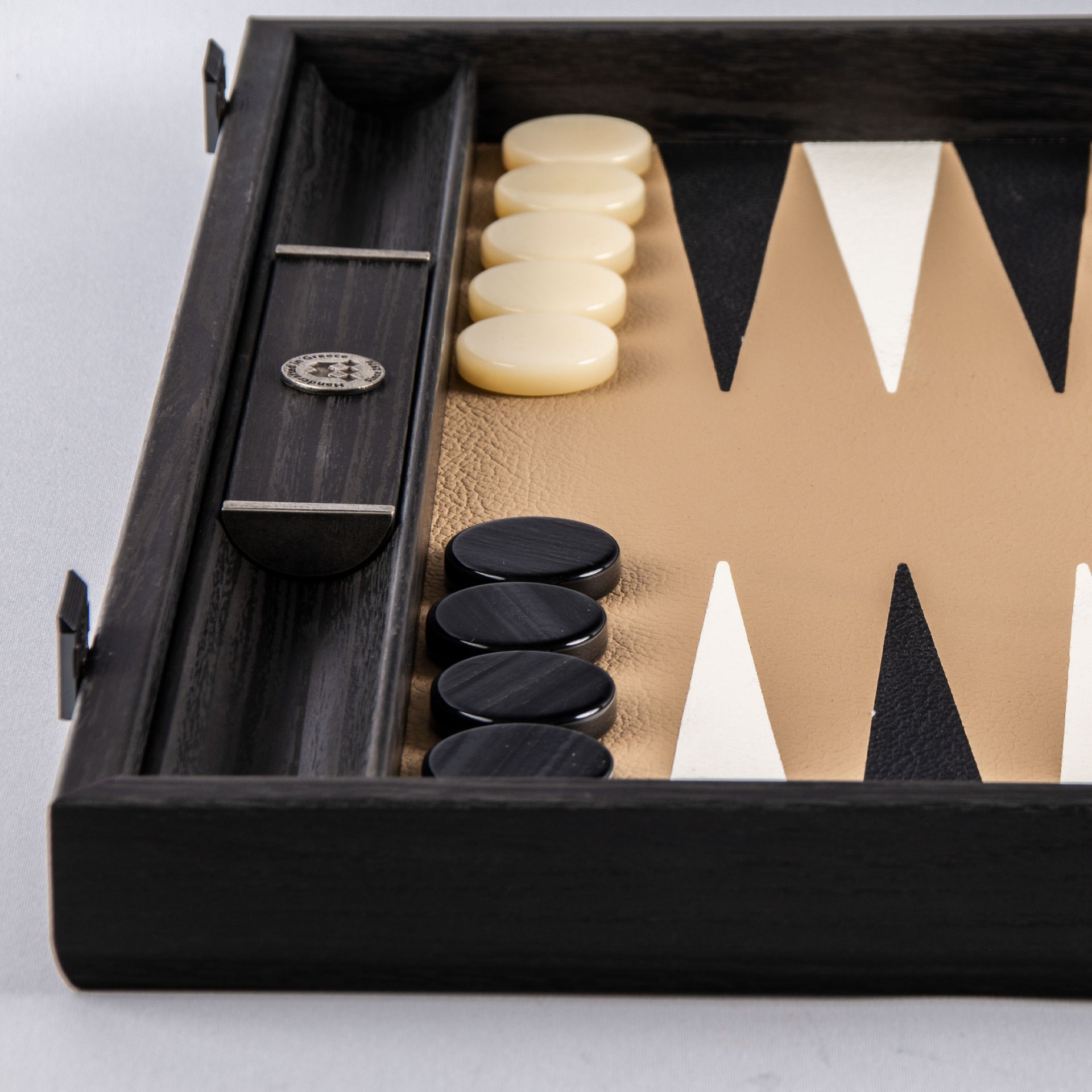 Set de Backgammon en Similicuir Marrón Mocha - 48 x 30 cm - Imagen 3