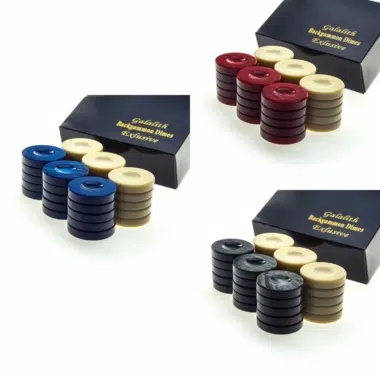 Fichas de backgammon de galalita, tres cajas azul, roja y negra