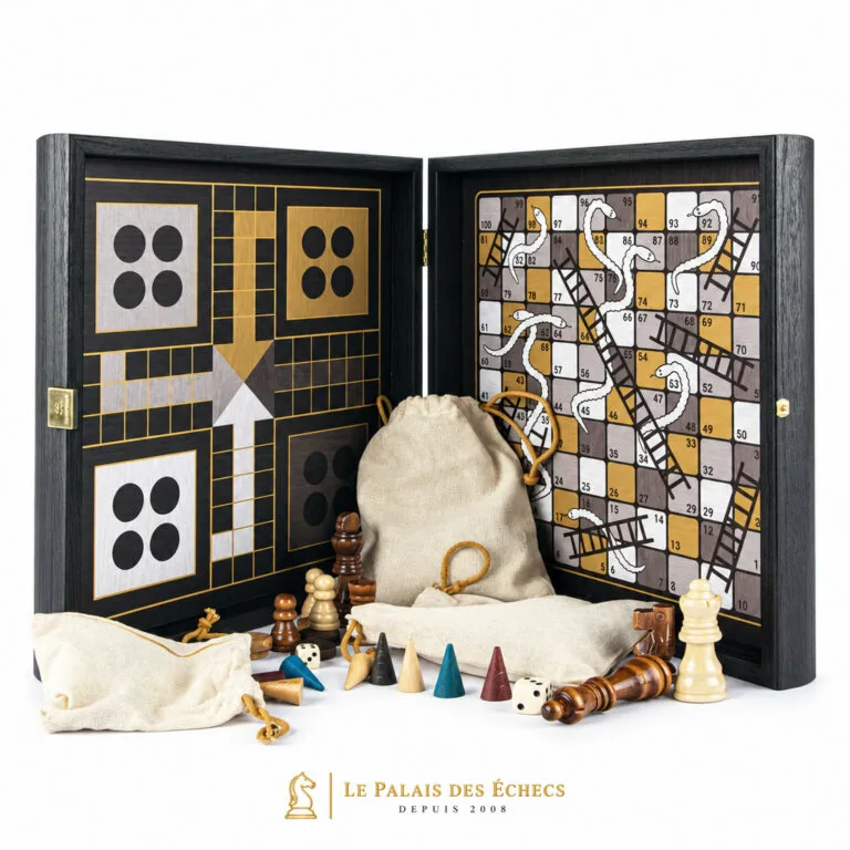 Caja multijuegos abierta con tablero, ludo, serpientes y escaleras y piezas