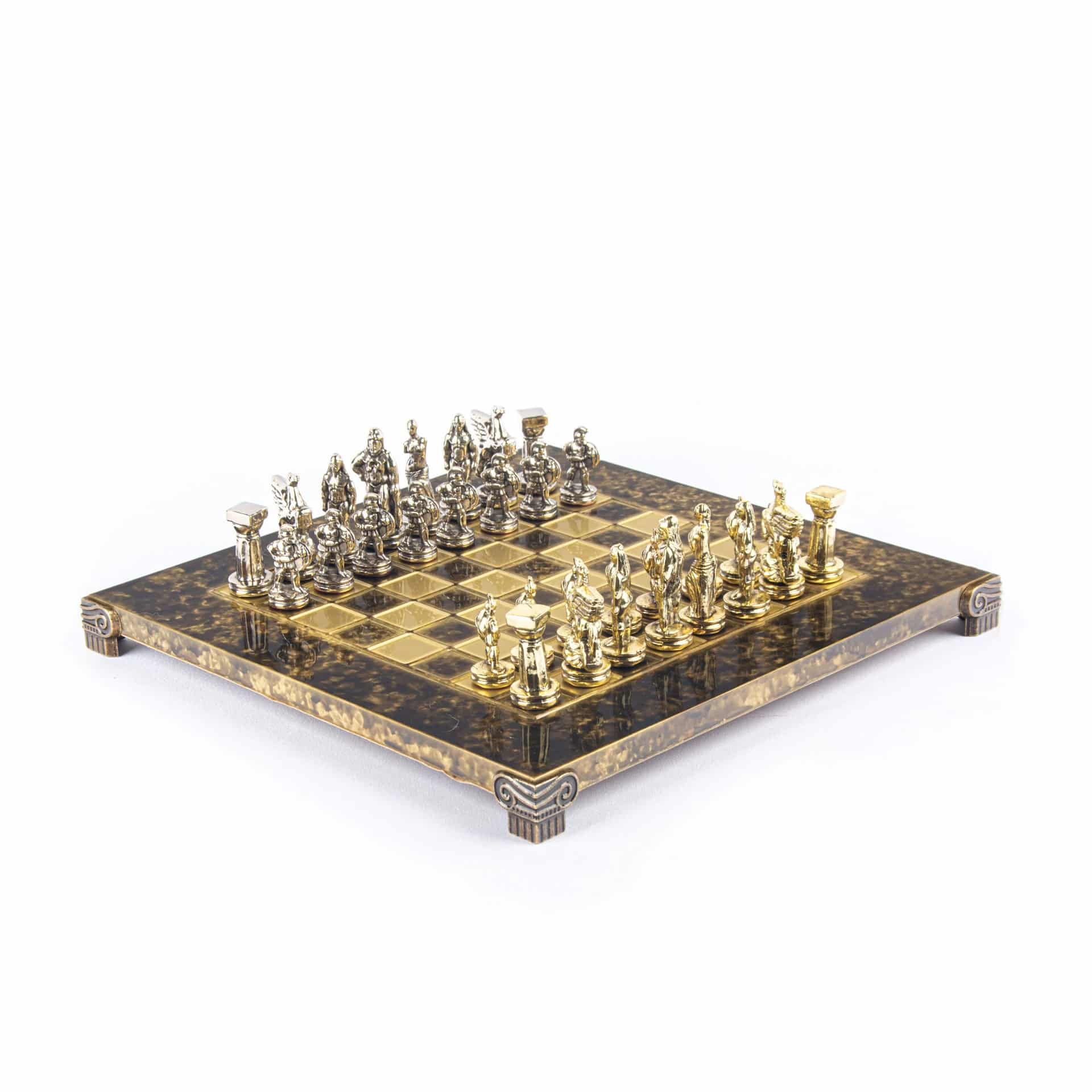 Pequeño Juego de Ajedrez Guerrero Espartano - Piezas Doradas y Plateadas con Tablero de Juego en Pie de Metal - Imagen 8