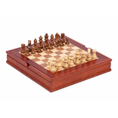 Juego de ajedrez en madera de rosa, tablero marquetería sobre caja de almacenamiento cerrada