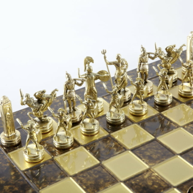 Alternative view of Juego de Ajedrez Mitología Griega con Piezas Doradas y Marrones - Tablero de Metal 36 x 36 cm