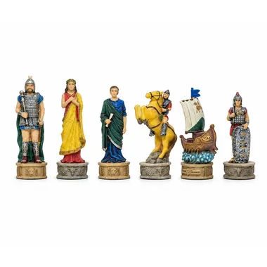 Piezas de ajedrez con el tema de la guerra de Troya, seis figuras pintadas alineadas