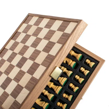 Alternative view of Conjunto de Piezas de Ajedrez y Tablero de Madera de Nogal y Roble con Almacenamiento Integrado