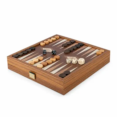 Caja 2 en 1 cerrada en backgammon con fichas y dados de madera