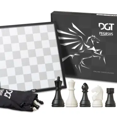 Juego de ajedrez electrónico DGT Pegasus con caja, piezas y bolsa