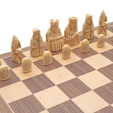 Ensemble d’Échecs Isle of Lewis – Pièces & Échiquier avec Coffret de Présentation