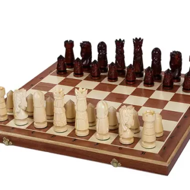 Jeu d’Echecs du Château Grand Format en Bois – 60 x 60 cm