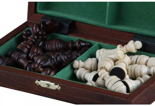 Jeu d'Echecs Magnétique Mini en Bois – Compact et Pratique pour Voyager