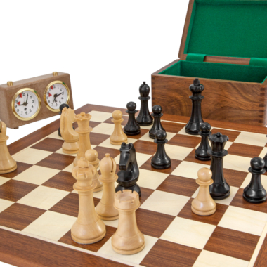 Ensemble d’échecs Championnat du Monde avec horloge et coffret en bois