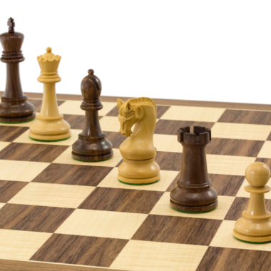 Ensemble d’échecs Leningrad en Acacia et Noyer