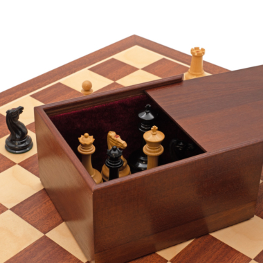Ensemble d’échecs de luxe Londres 1850 – Édition Limitée en Ébène et Acajou avec Coffret et Pendule