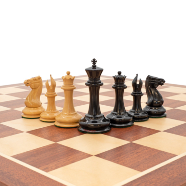 Ensemble d’échecs de luxe Londres 1850 – Édition Limitée en Ébène et Acajou avec Coffret et Pendule