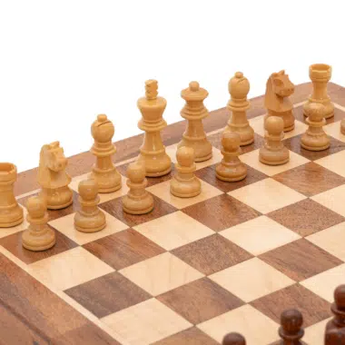 Diagramme du jeu d'échecs avec pièces blanches en action dans une partie - Le Palais des Echecs