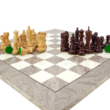 Ángulo de visión del tablero y las piezas del juego de ajedrez de lujo de madera - Le Palais Des Echecs