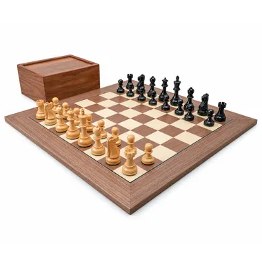 Juego de Ajedrez Levisham Negro y Nogal con piezas Staunton sobre un tablero elegante - Le Palais Des Echecs