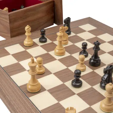 Detalles del juego de ajedrez Levisham durante una partida con una preciosa madera - Le Palais Des Echecs