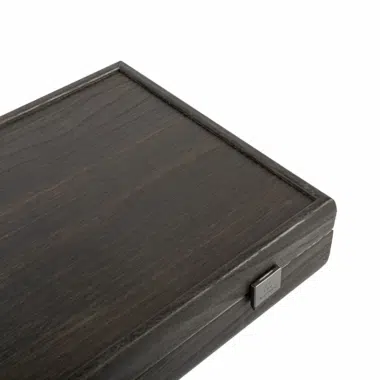 Angle supérieur du coffret de poker en bois noir - Le Palais Des Echecs