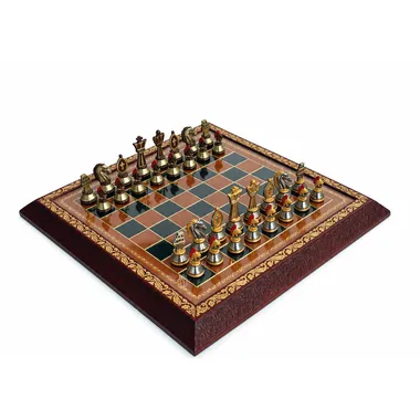 Juego de ajedrez de colección Romanos en metal pintado sobre tablero de ajedrez de lujo en cuero y cristal