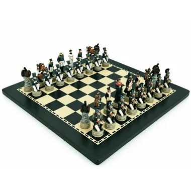 Set Napoleón Campaña de Rusia IV Juego de Ajedrez en Resina y Tablero de Ajedrez en Madera Teñida Negro y Marfil