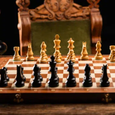 Jeu d'Échecs Tournament N°5 Chevalier Allemand 3,5'' avec pièces dorées et noires - Le Palais Des Echecs