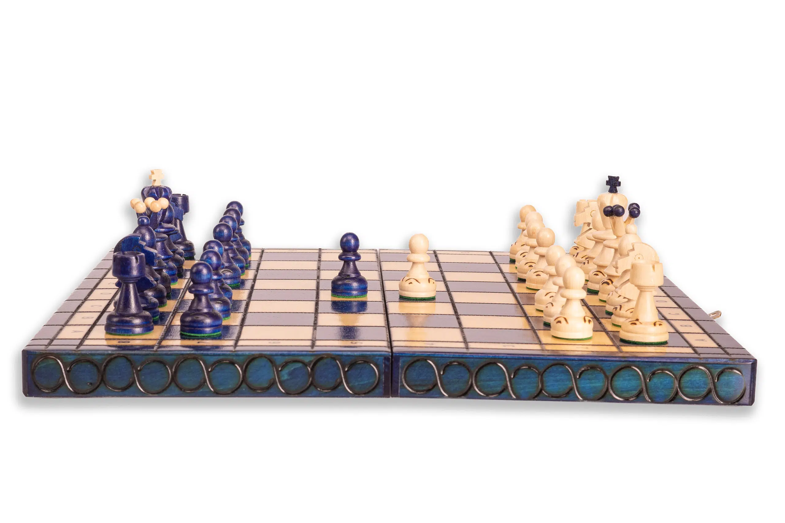 Détails des pièces en bois crème sur le plateau d'échecs - Jeu d'Échecs Luxe Pearl Insert Bleu - Le Palais Des Echecs
