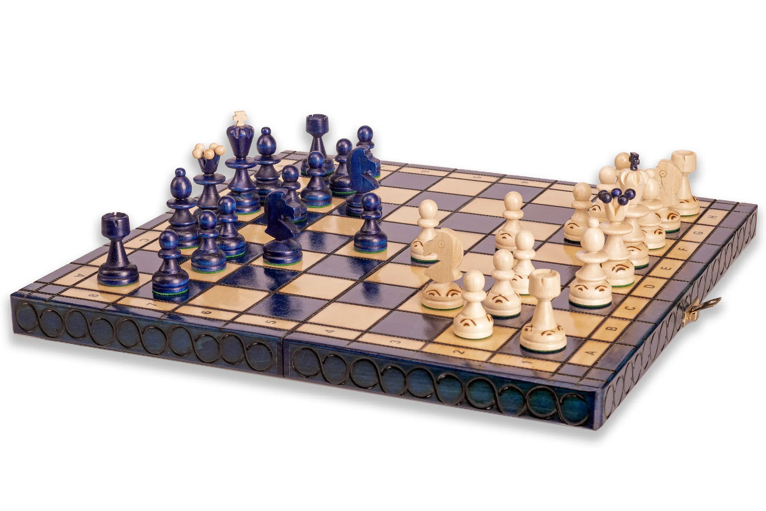 Partie d'échecs en cours sur plateau élégant en bois - Jeu d'Échecs Luxe Pearl Insert Bleu - Le Palais Des Echecs