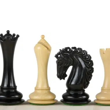 Composition unique des pièces d'Échecs Empire Ébène 4,25" en noir et clair, vue de côté