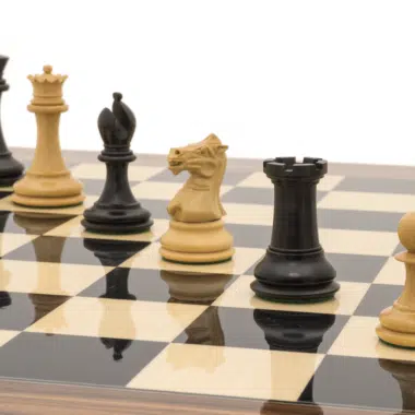 Vue stratégique des principales pièces du Jeu d'Échecs Sovereign Palissandre Staunton pour une partie intense